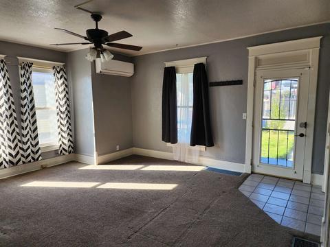 2824 N Ruby St, Spokane, WA 99207 photo 2