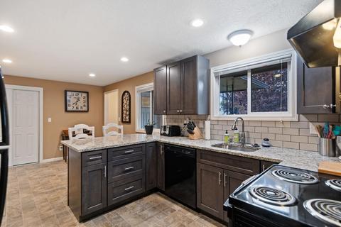11112 E 17th Ave, Spokane Valley, WA 99206 photo 4