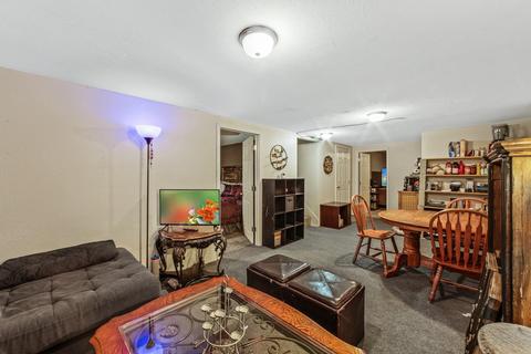 407 E Queen Ave, Spokane, WA 99207 photo 17
