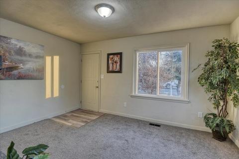 537 E North Ave, Spokane, WA 99207 photo 3