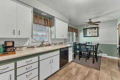 923 E 35th Ave, Spokane, WA 99203 photo 9