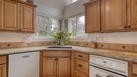 4235 E 37th Ave, Spokane, WA 99223 photo 10