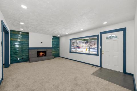 827 E 10th Ave, Spokane, WA 99202 photo 2