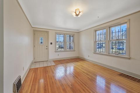 327 E Broad Ave, Spokane, WA 99207 photo 4