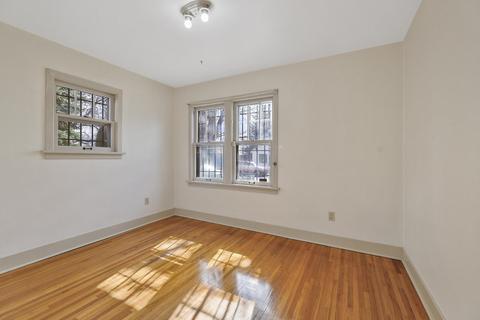 327 E Broad Ave, Spokane, WA 99207 photo 10