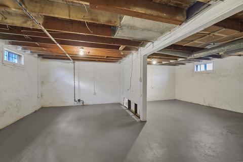 327 E Broad Ave, Spokane, WA 99207 photo 14