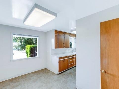 827 E Broad Ave, Spokane, WA 99207 photo 5