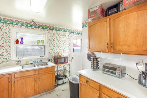 38 Everett Ave, Spokane, WA 99207 photo 9