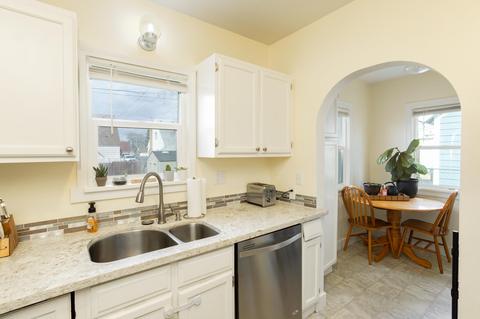 321 E Hoffman Ave, Spokane, WA 99207 photo 9