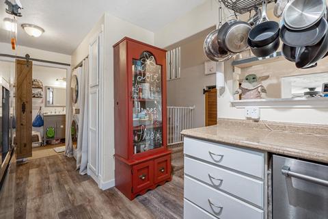 824 E Walton Ave, Spokane, WA 99207 photo 6