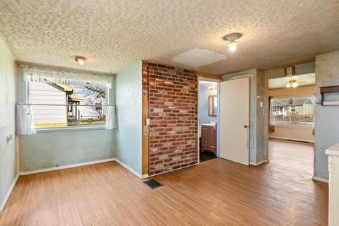 1230 E Longfellow Ave, Spokane, WA 99207 photo 13