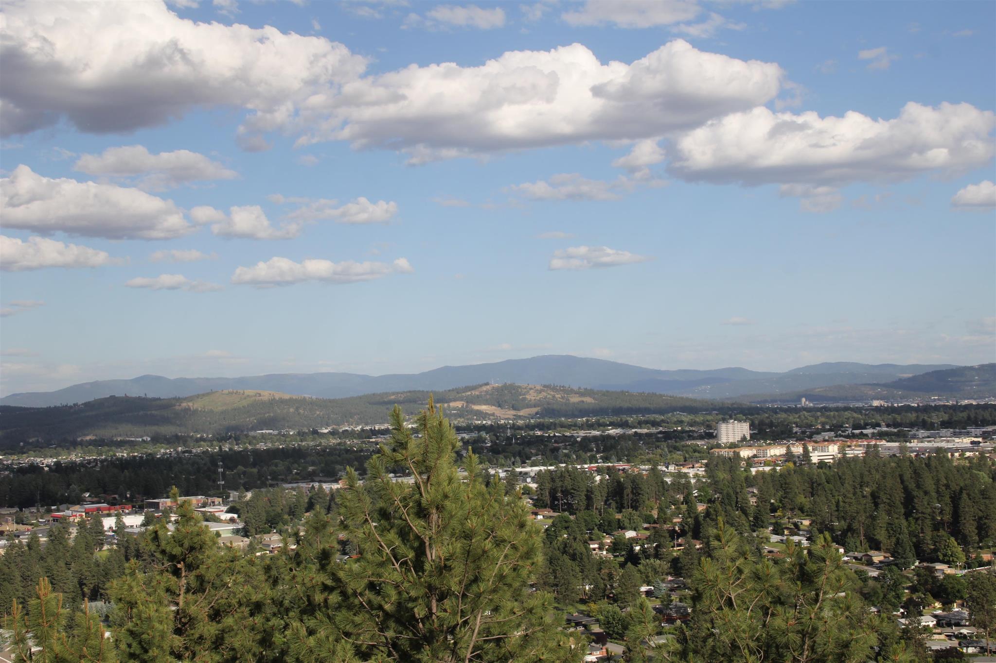 730 South Rimrock Drive Unit (SHARED DRIVEWAY W/716 S RIM  