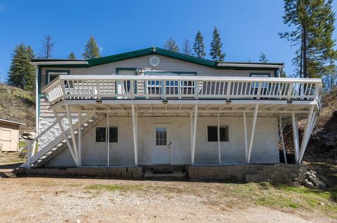 352 Suther Ln, Elk, WA 99009