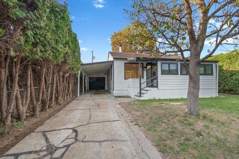 1303 E Gordon Ave, Spokane, WA 99207 photo 2