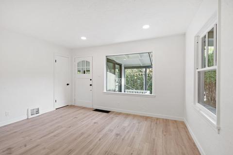1303 E Gordon Ave, Spokane, WA 99207 photo 7