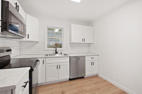 1303 E Gordon Ave, Spokane, WA 99207 photo 11