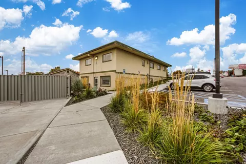Exterior - 920 E Wolverton Ct, Spokane, WA 99207 photo 4 of 5