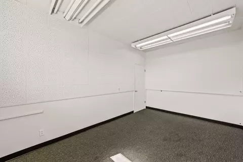 Exterior - 920 E Wolverton Ct, Spokane, WA 99207 photo 3 of 5