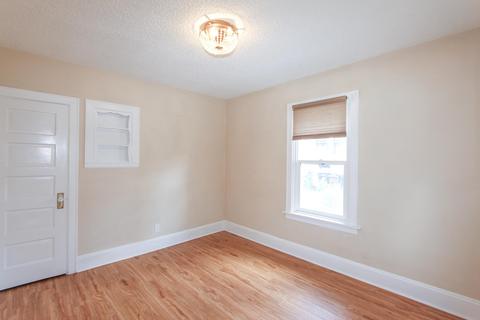 1217 E 33rd Ave, Spokane, WA 99203 photo 9