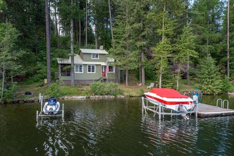 13515 N Peninsula Dr, Newman Lake, WA 99025
