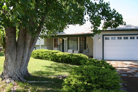 4209 E Center Rd, Mead, WA 99021