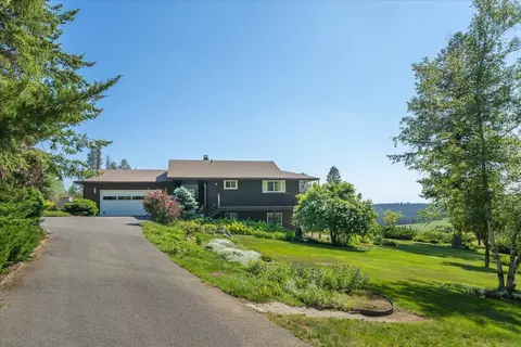 12320 E Staley Rd, Chattaroy, WA 99003