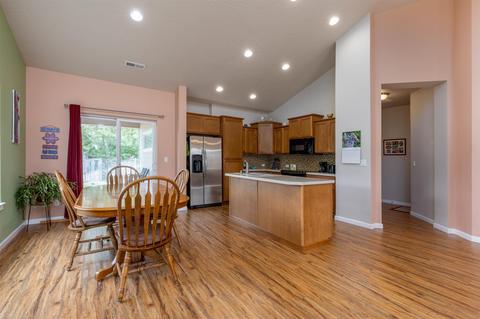 1715 E Devoe Ln, Spokane, WA 99217 photo 9