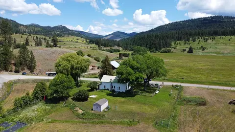 1436 Dead Medicine Rd, Evans, WA 99126