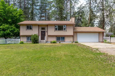 16417 N Tamarac Ln, Nine Mile Falls, WA 99026
