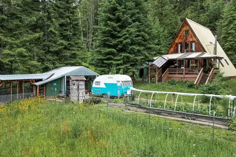 4971 Sullivan Lake Rd, Ione, WA 99139