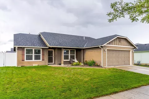 12428 W Pacific Ct, Airway Heights, WA 99001