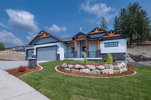 83 E Center Ln, Spokane, WA 99208