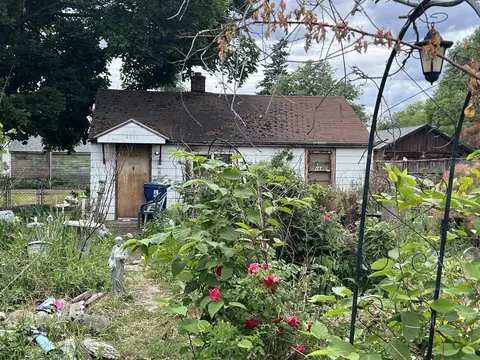 4911 N Stone St, Spokane, WA 99207