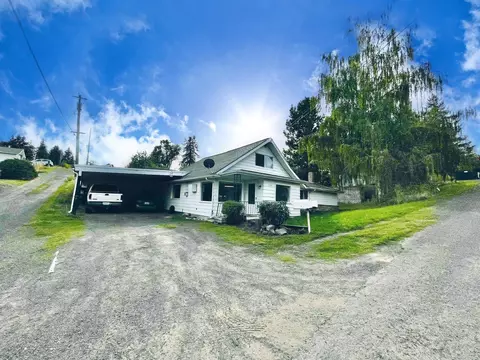 324 W Sophy St, Tekoa, WA 99033