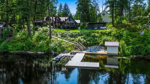 302 Bayview Rd, Newport, WA 99156