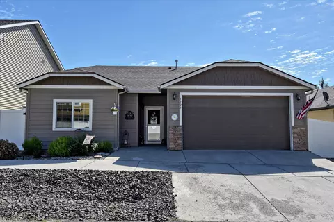 1923 S Canyon Wood Ln, Spokane, WA 99224