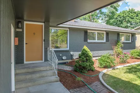 2009 E 37th Ave, Spokane, WA 99203 photo 5