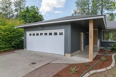 2009 E 37th Ave, Spokane, WA 99203 photo 4