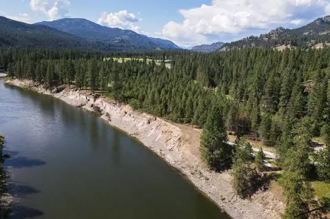 332 Rockcut Rd, Orient, WA 99160