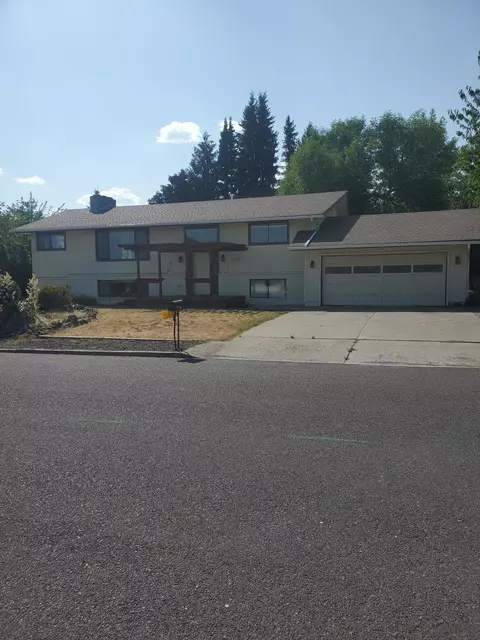8015 N Panorama Dr, Spokane, WA 99208