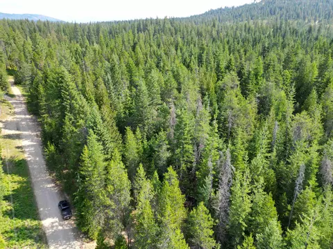 000 Balcom Rd, Newport, WA 99156