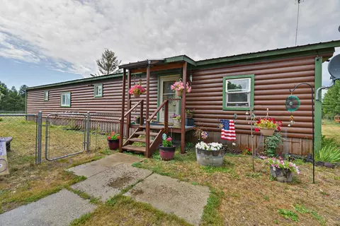 12515 E Bridges Rd, Elk, WA 99009