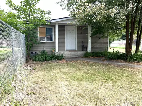 913 5th St, Cheney, WA 99004