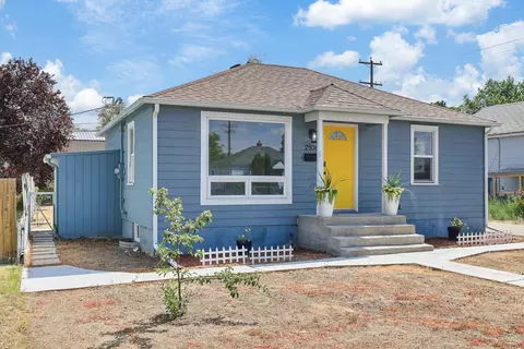 2108 E Longfellow Ave, Spokane, WA 99207 photo 2