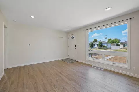 2108 E Longfellow Ave, Spokane, WA 99207 photo 5