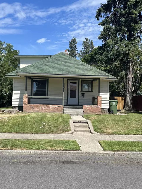 1019 Everett Ave, Spokane, WA 99207 photo 1