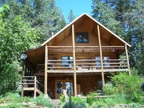 927 Vanasse Rd, Kettle Falls, WA 99141