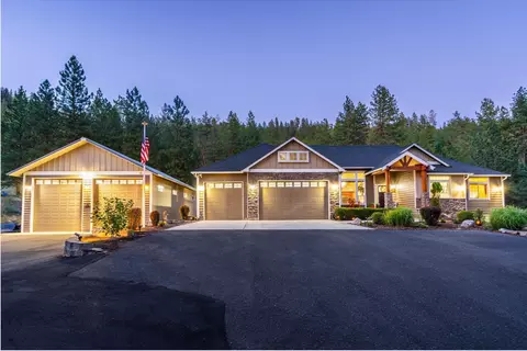15102 N River Park Ln, Nine Mile Falls, WA 99026