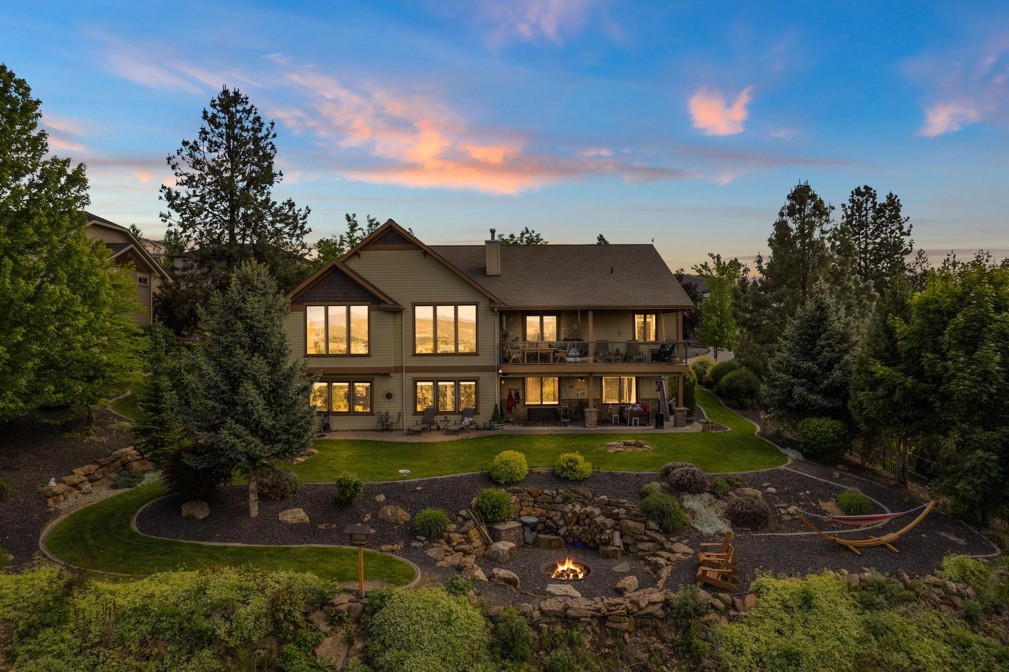 21901 E Mullan Ln