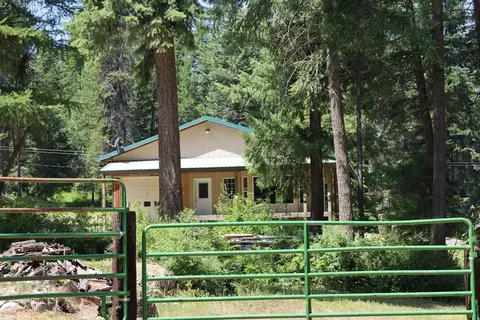 2128 Upper Dry Creek Rd, Chewelah, WA 99109